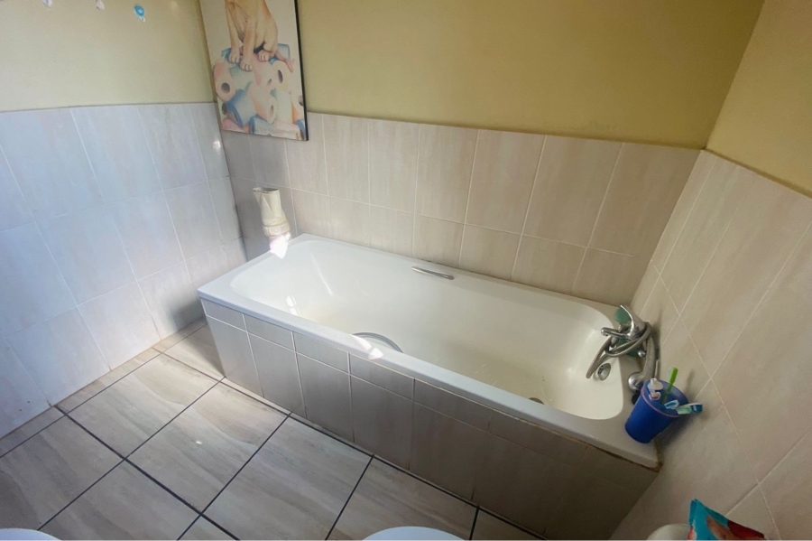 3 Bedroom Property for Sale in Caleb Motsoabi Free State